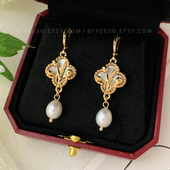 Gold Tulip Floral Earrings, Tulip and Pearl Earrings, Tulip flower dangle earrings, Tulip Earrings, Unique Floral gift for her