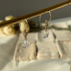 Star huggie hoops - Starburst Huggie Earrings - Glass star earrings
