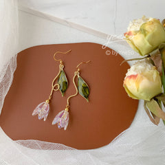 Tulip Floral Earrings, Tulip Flower Wedding Earrings, white flower bridesmaid earrings, summer floral earrings